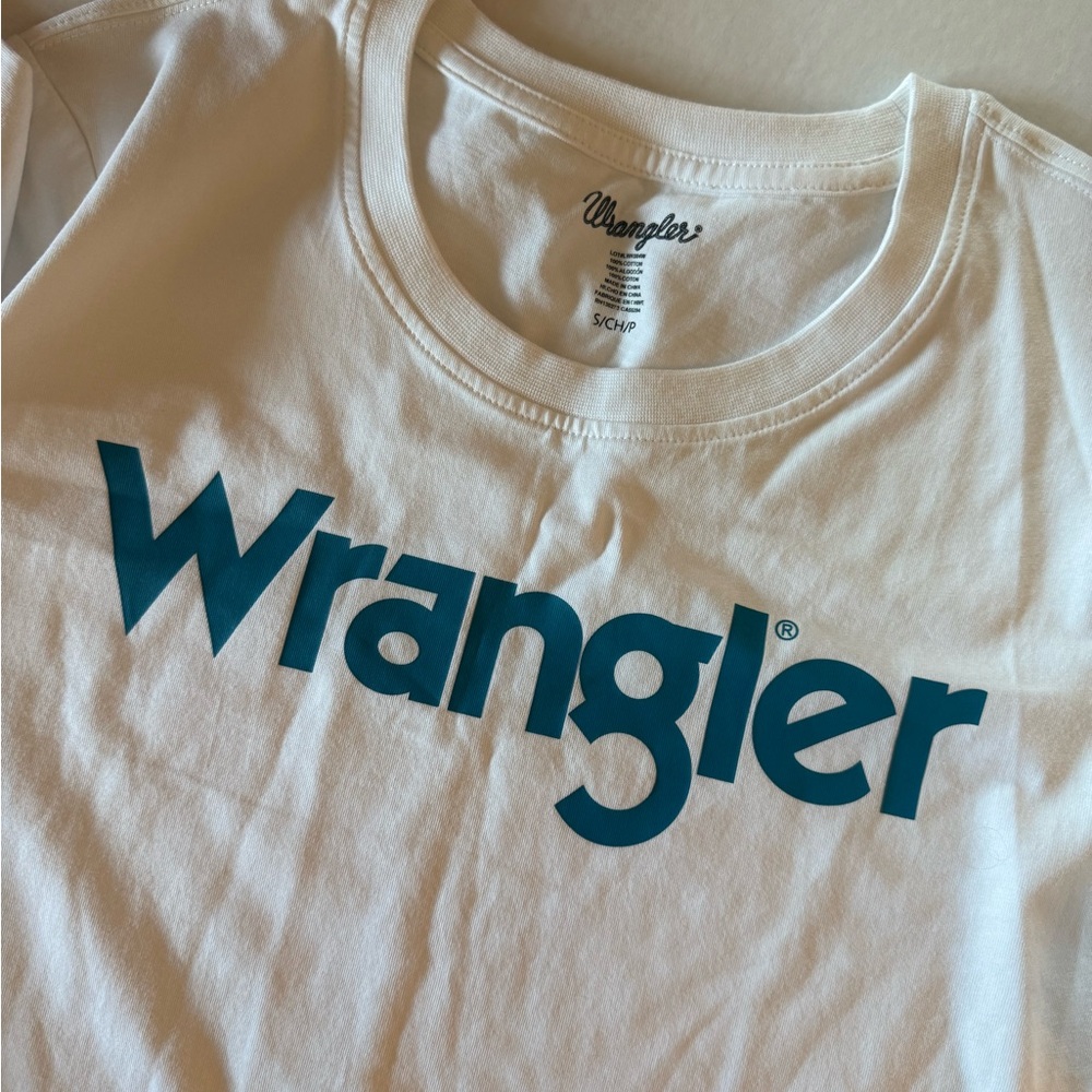 Wrangler woman’s Tee in White with Blue Logo